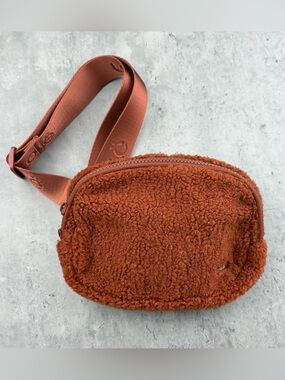 Lole Fleece Belt Bag crossbody new